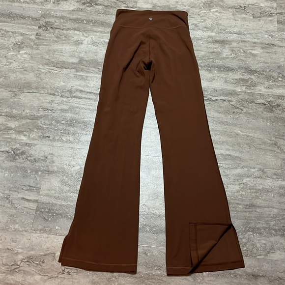 Lululemon high rise flare yoga pants size 6 NWOT - Picture 6 of 6